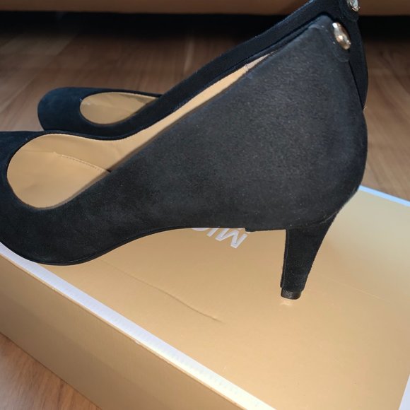 Michael Kors Black heels - Picture 3 of 4